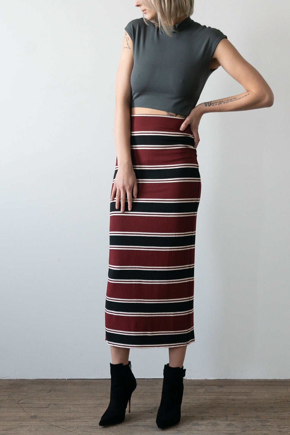 Exclusive  Elongated Pencil Skirt