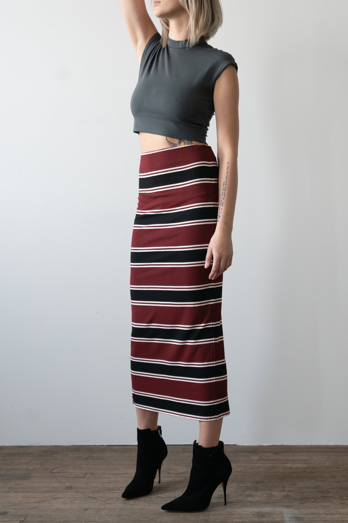 Exclusive  Elongated Pencil Skirt